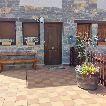 Apartamentos Castiello De Jaca 3000 Екстериор снимка