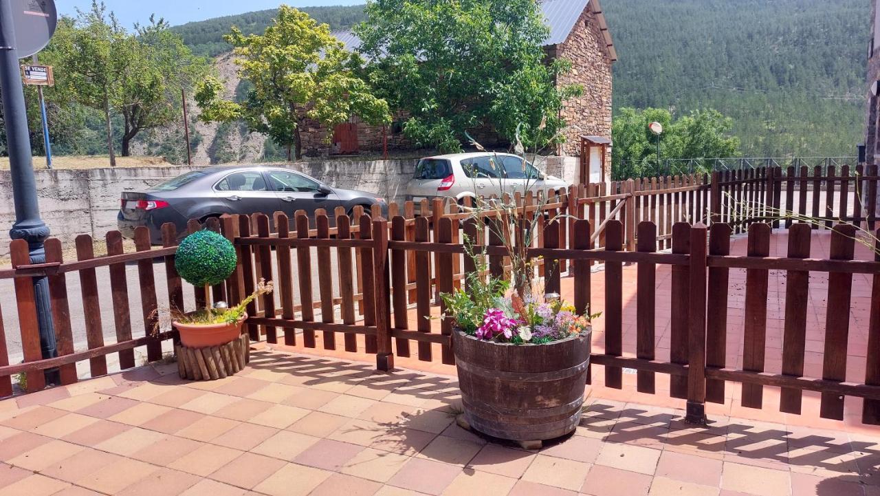 Apartamentos Castiello De Jaca 3000 Екстериор снимка