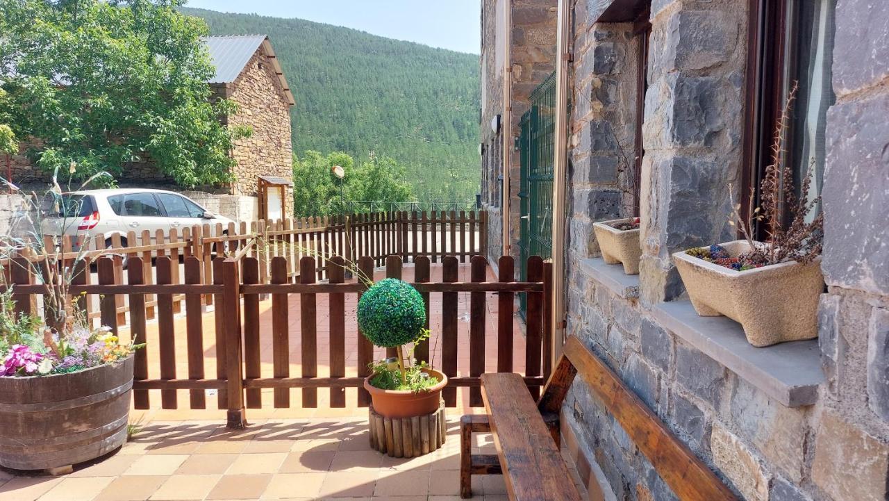 Apartamentos Castiello De Jaca 3000 Екстериор снимка