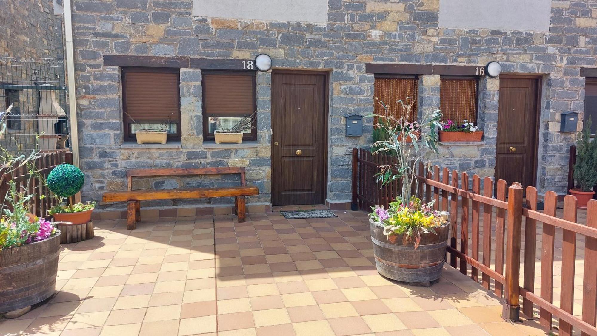 Apartamentos Castiello De Jaca 3000 Екстериор снимка