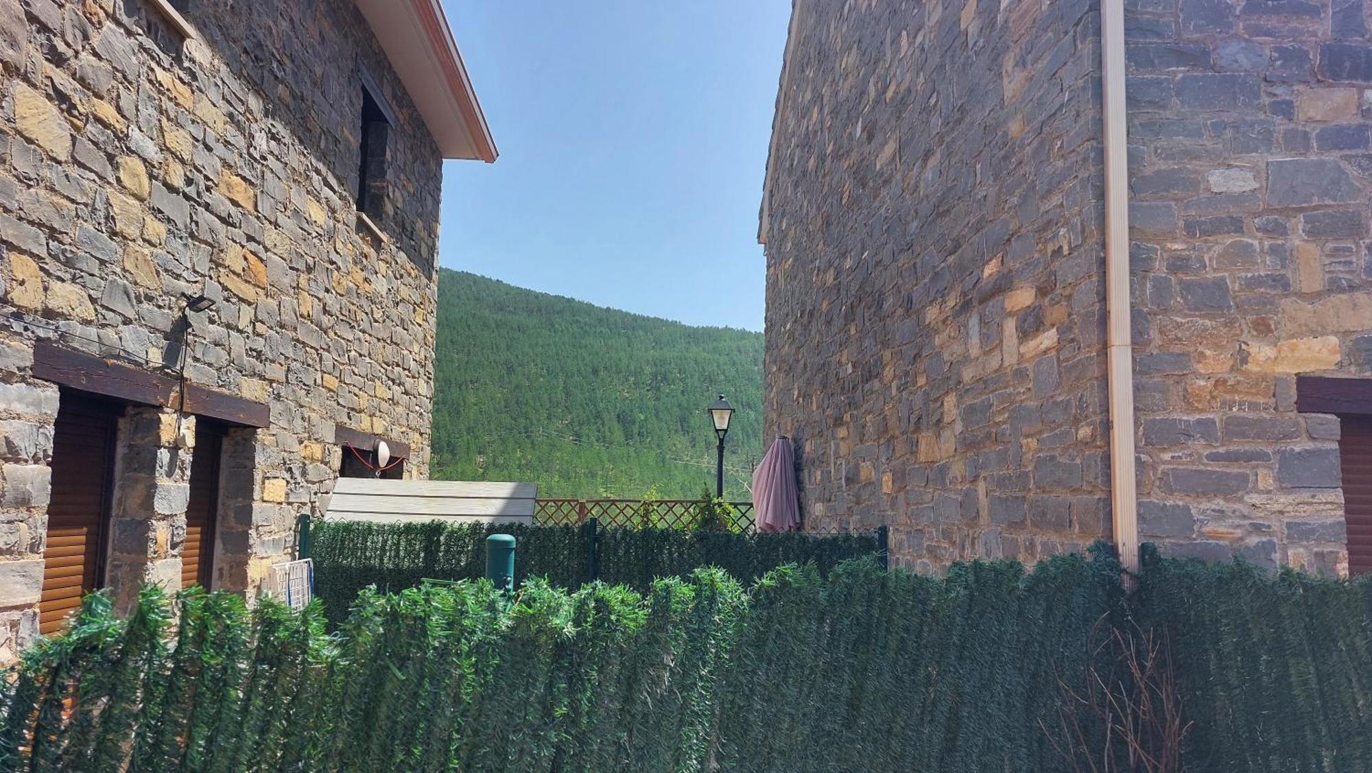 Apartamentos Castiello De Jaca 3000 Екстериор снимка